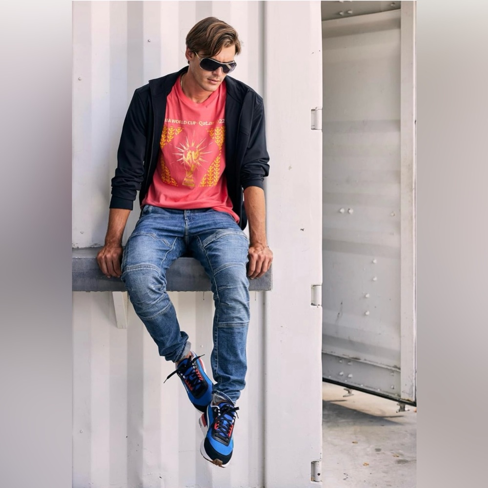 Men's FIFA World Cup Trophy Short Sleeve Tee XL